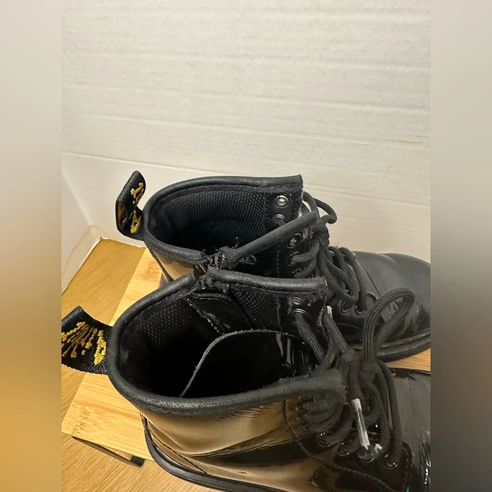 Dr. Martens Black Patent Leather Lace-Up & Side Zipper Boots Kids sz 1 US. EU 32
